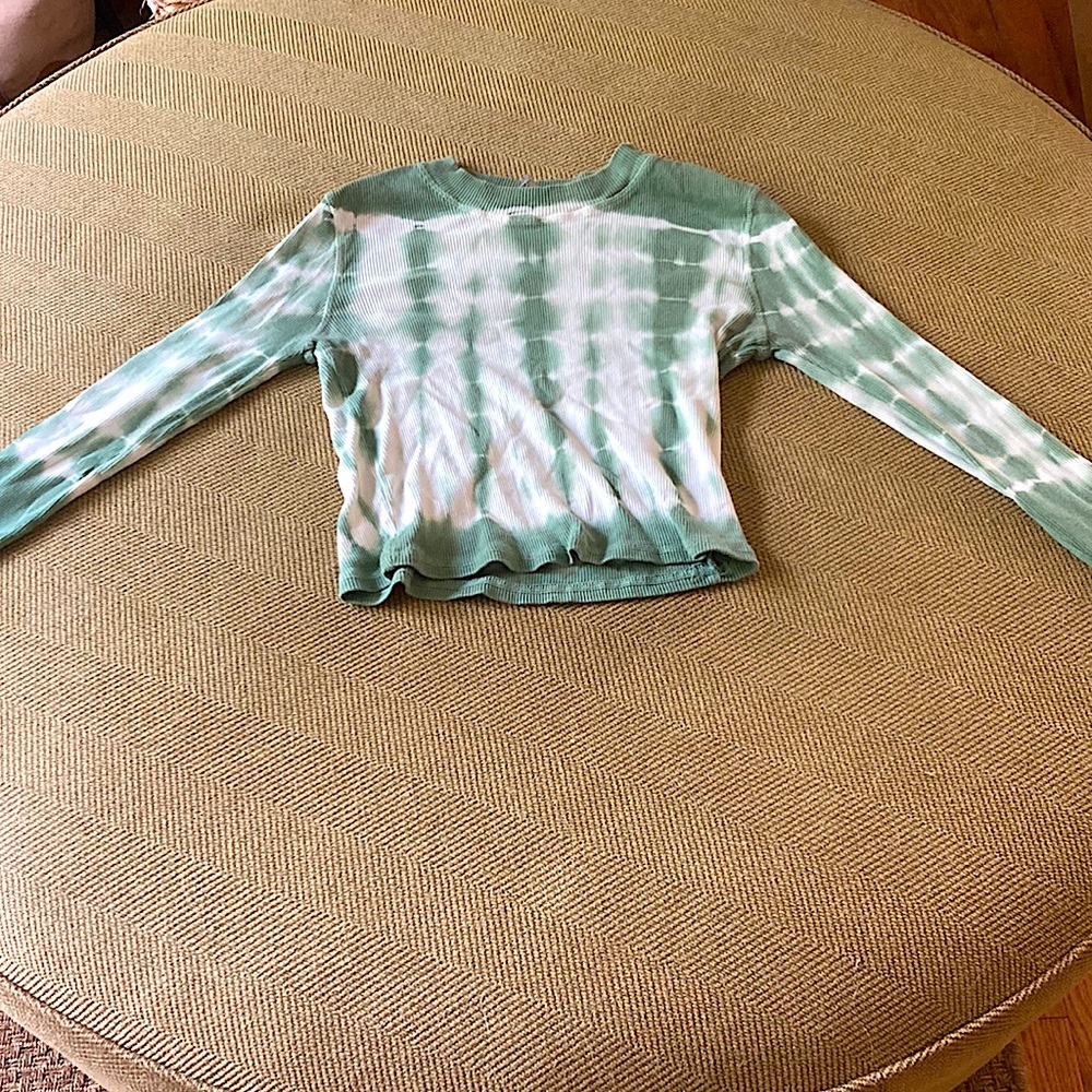 Green tie dye long sleeve crop top